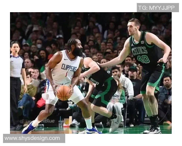 快船连胜凯尔特人,稳居西部榜首 快船连胜凯尔特人,稳居西部榜首