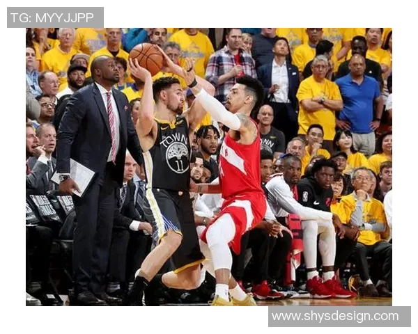 汤普森与队友发生争执,引发外界猜测勇士内部矛盾 汤普森与队友发生争执,引发外界猜测勇士内部矛盾